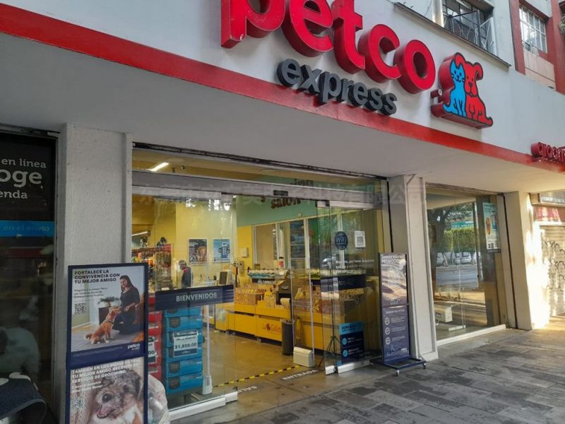 Petco పెట్ స్టోర్ ఎమెనో యాంటీ-థెఫ్ట్ పరికరాన్ని ఇన్‌స్టాల్ చేస్తుంది