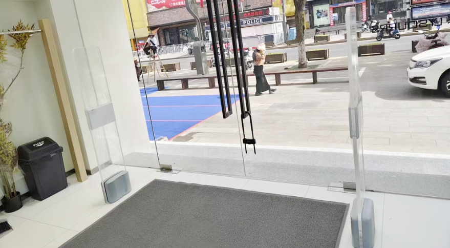 AM&RFID డ్యూయల్ ఫ్రీక్వెన్సీ: బట్టల రిటైల్ పరిశ్రమ కోసం ఇంటెలిజెంట్ సెక్యూరిటీ.